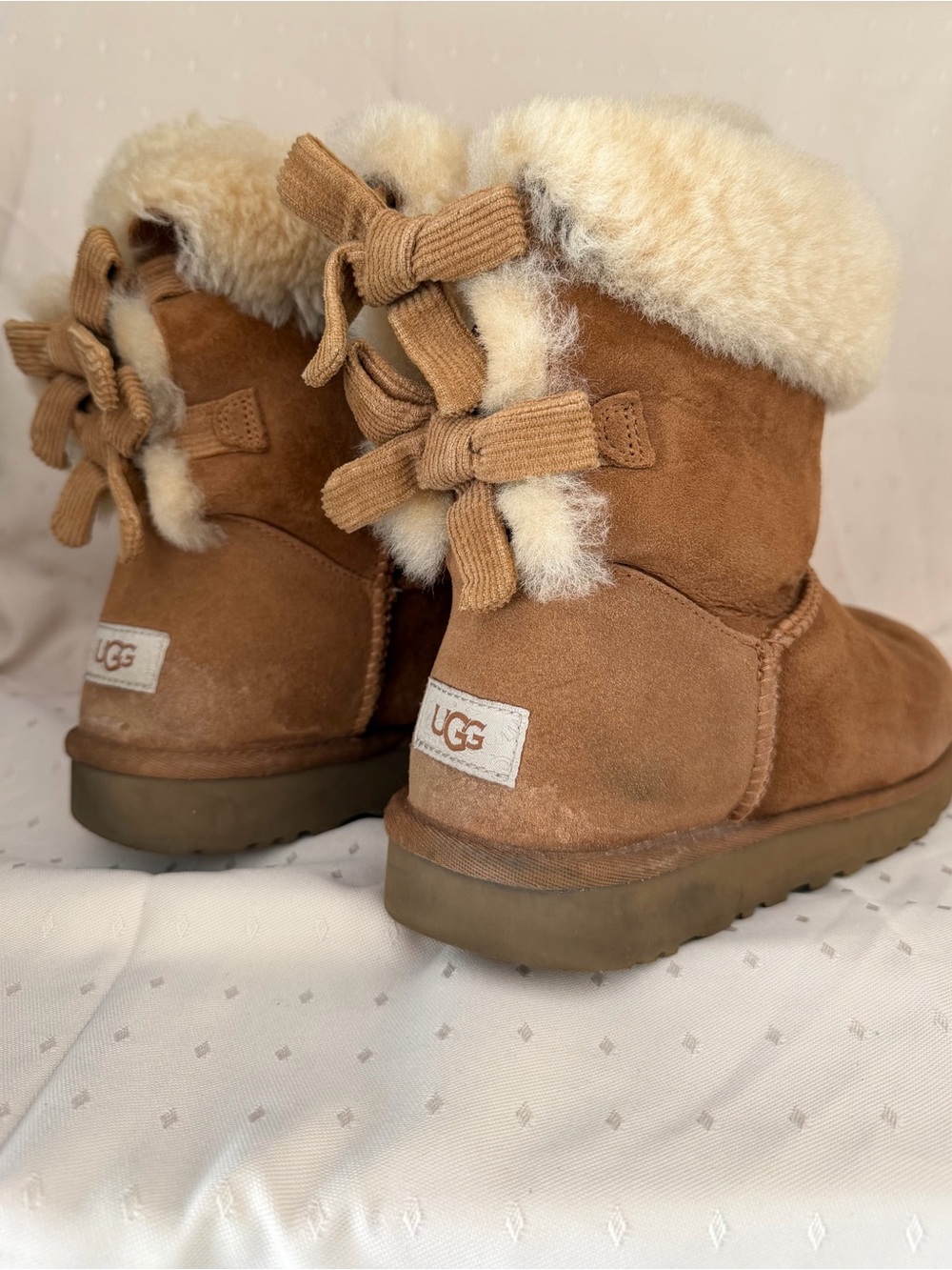 UGG size 10 woman’s Chestnut Suede Bow-Back Shearling Boot